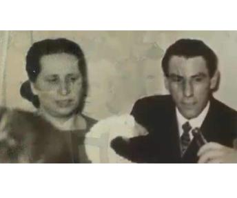 Ona ir Bronius Matažinskai, penkių vaikų tėvai,  savo darbingą gyvenimą praleidę vienoje darbovietėje: Bronius – „Ūkmašinoje“, Ona – Alytaus ligoninės gimdykloje.